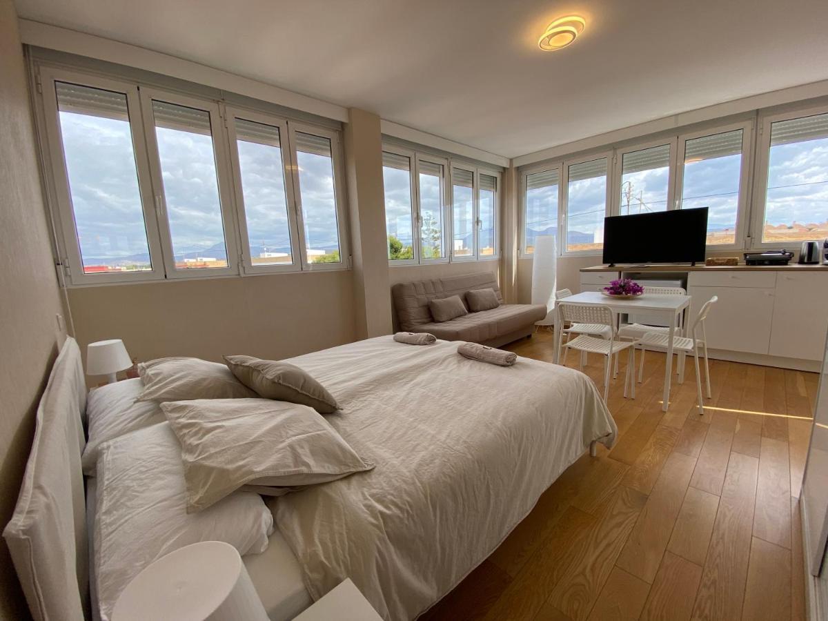Ferienwohnung Attic With Great Terrace Close To The Sea El Campello Exterior foto
